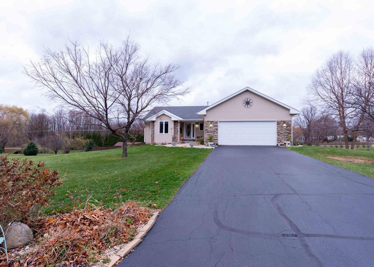 7086 Harkin Way, Roscoe, IL 61073