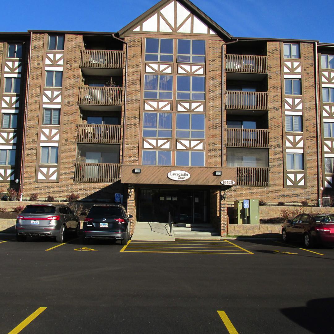 10420 Circle Dr. #31B, Oak Lawn, IL 60453
