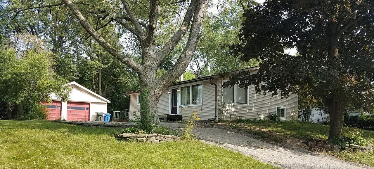 1629 Sacramento Dr., Carpentersville, IL 60110