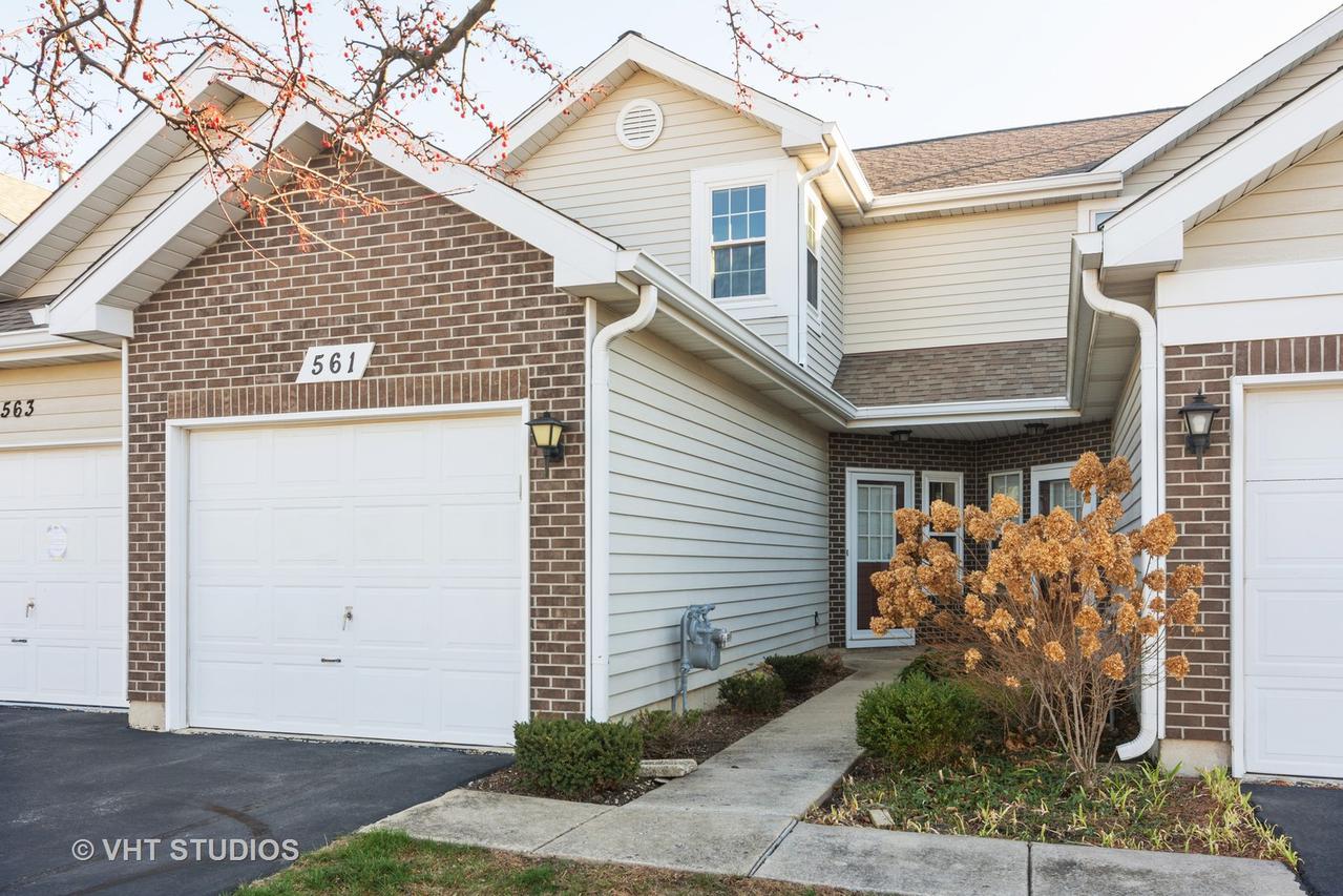 561 Woodhaven Dr., Mundelein, IL 60060