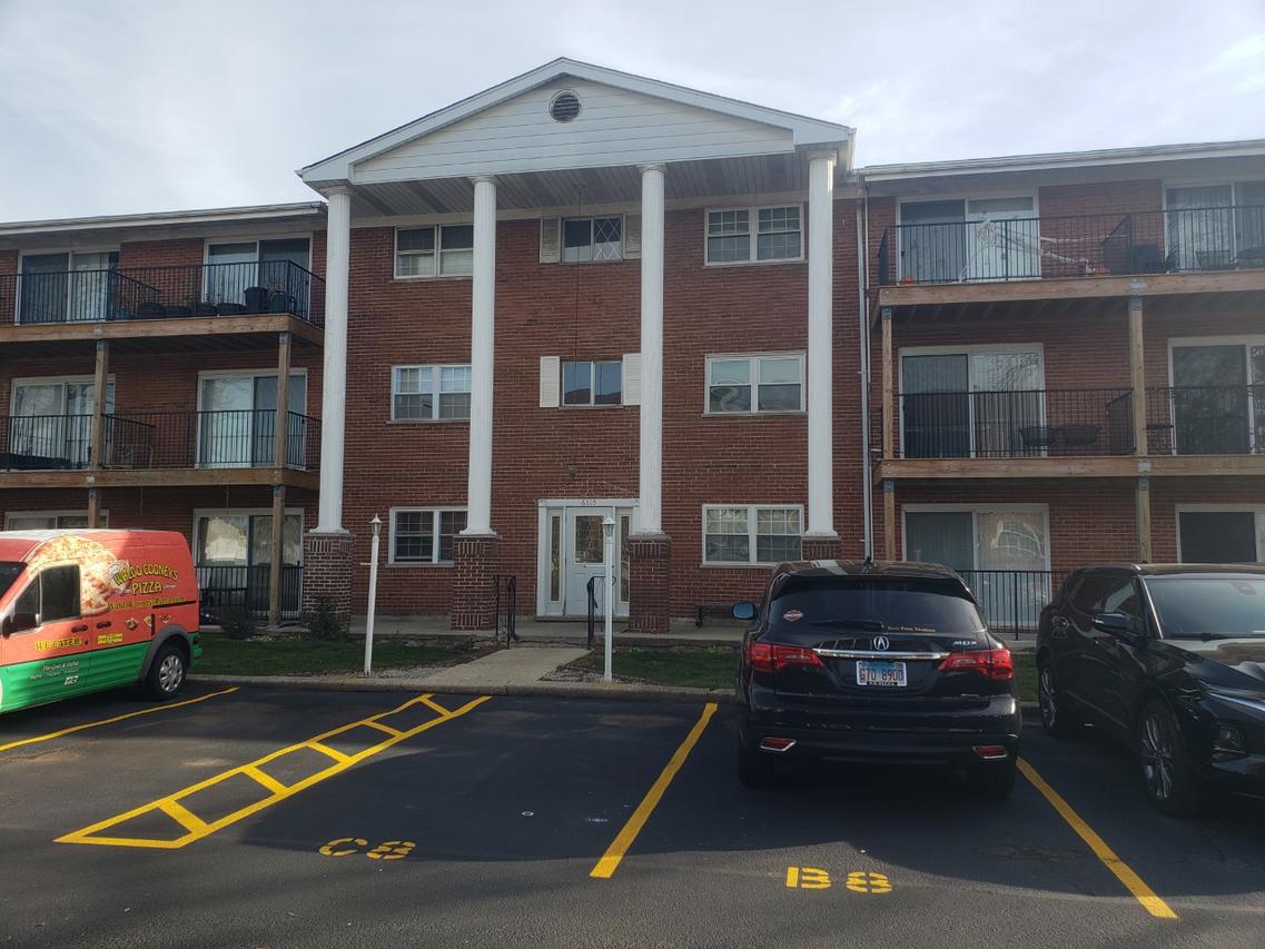 6115 W 94th St. #B-6, Oak Lawn, IL 60453