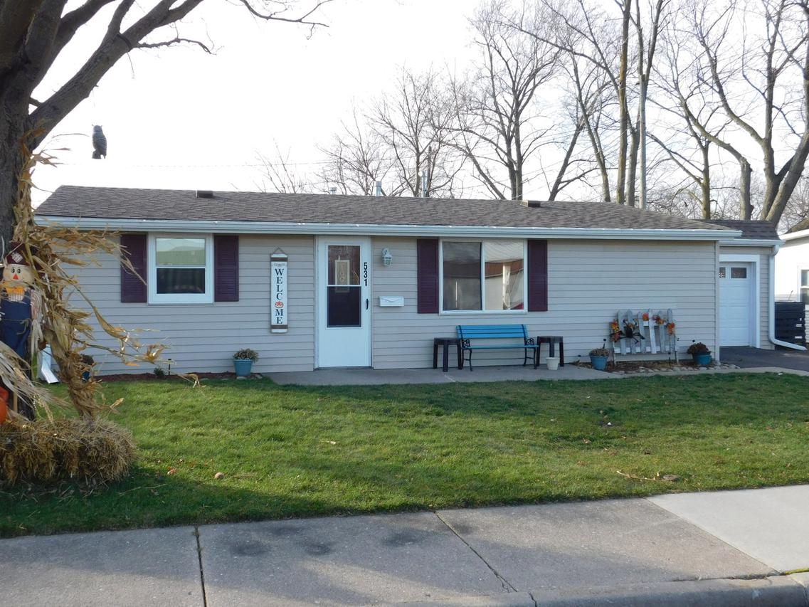 531 Maplewood Ave., Dekalb, IL 60115