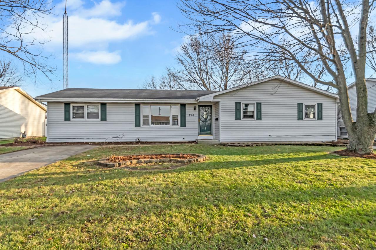 868 Edwin Dr., Bourbonnais, IL 60914