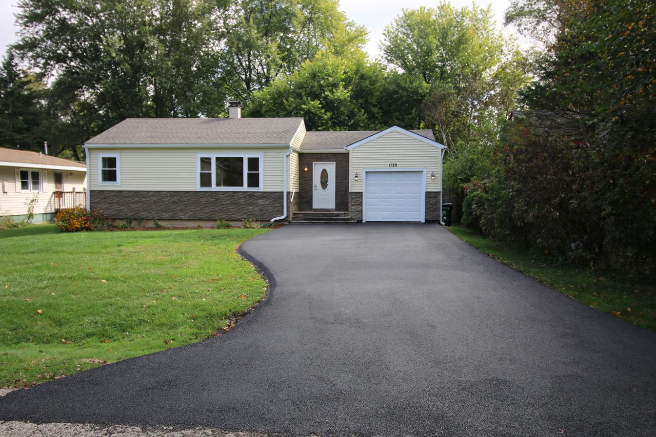 1720 Knoll Ave., Mchenry, IL 60050