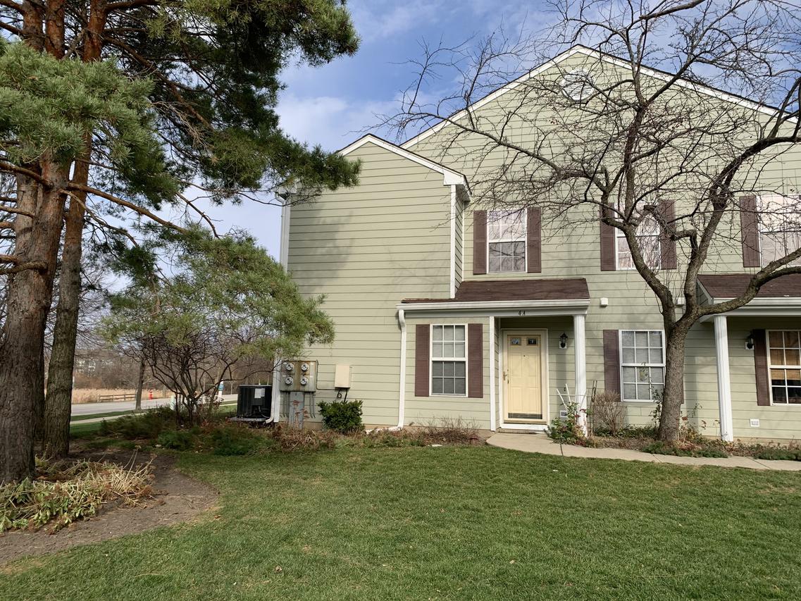4 Taft Ct. #A, Streamwood, IL 60107