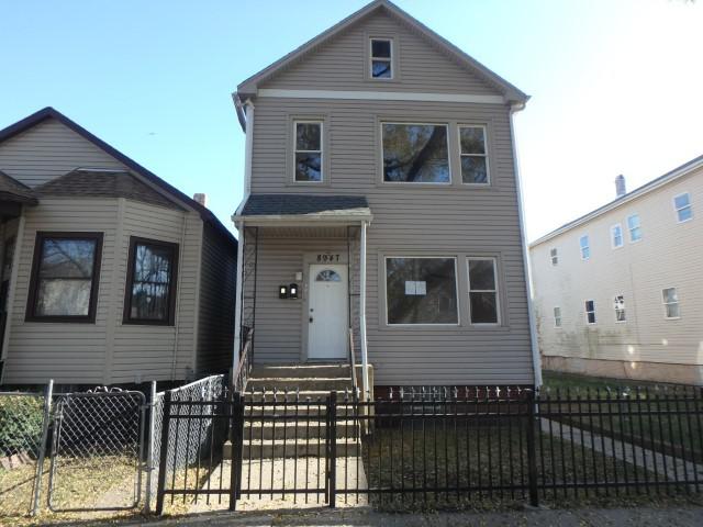 8947 S Escanaba Ave., Chicago, IL 60617