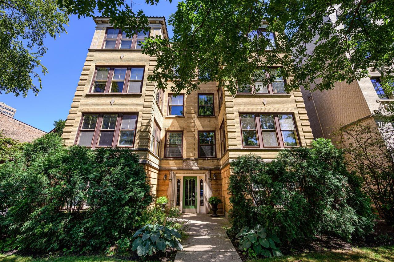 314 Wisconsin Ave. #3S, Oak Park, IL 60302