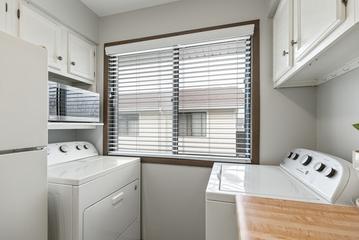 2S763 Winchester Cir. #E4, Warrenville, IL 60555