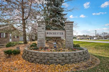 2S763 Winchester Cir. #E4, Warrenville, IL 60555