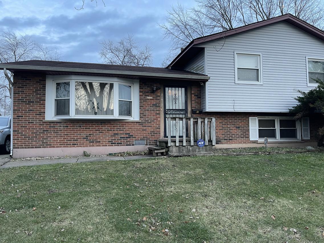 21817 Clyde Ave., Sauk Village, IL 60411