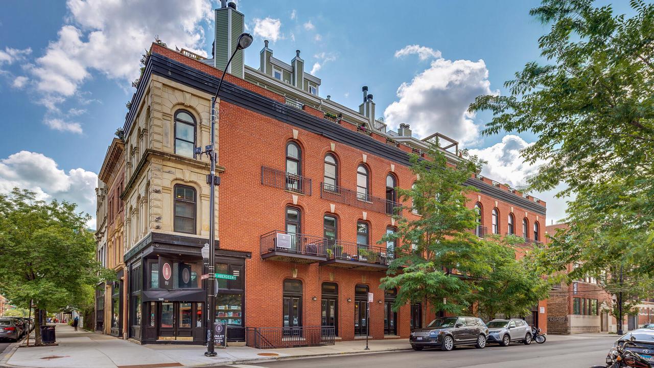 7 S Aberdeen St. #PH-3, Chicago, IL 60607