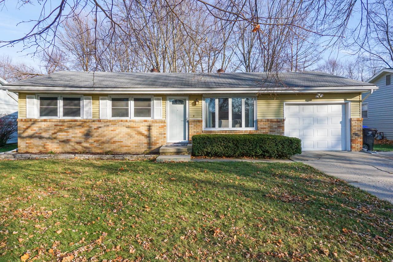 106 Ginger Creek Ct., Bloomington, IL 61704