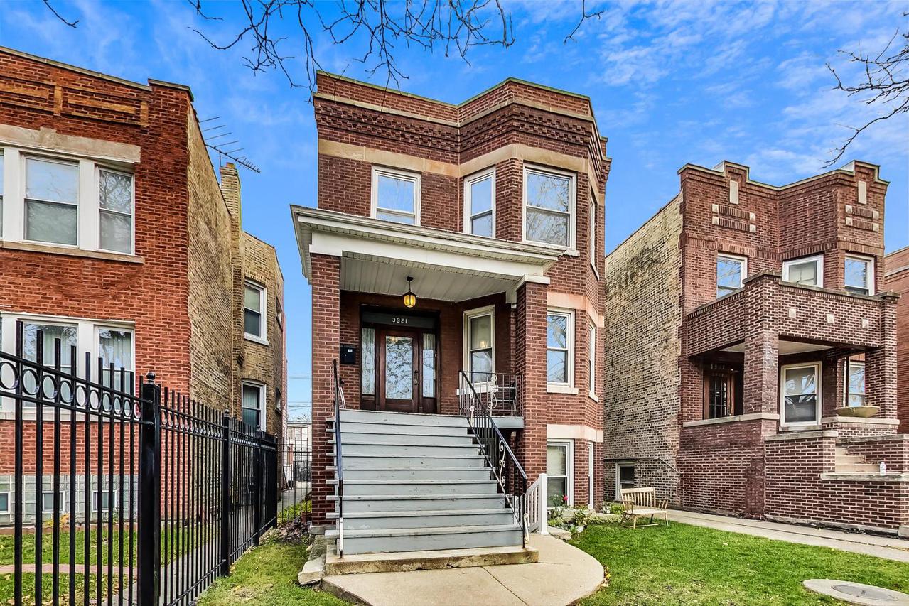 3921 N Spaulding Ave., Chicago, IL 60618