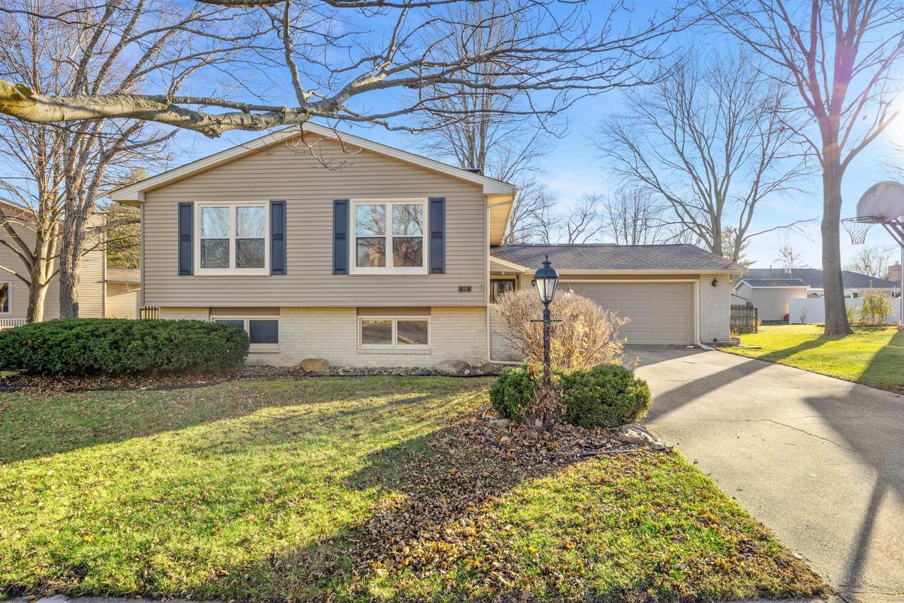 305 Arbours Dr., Savoy, IL 61874