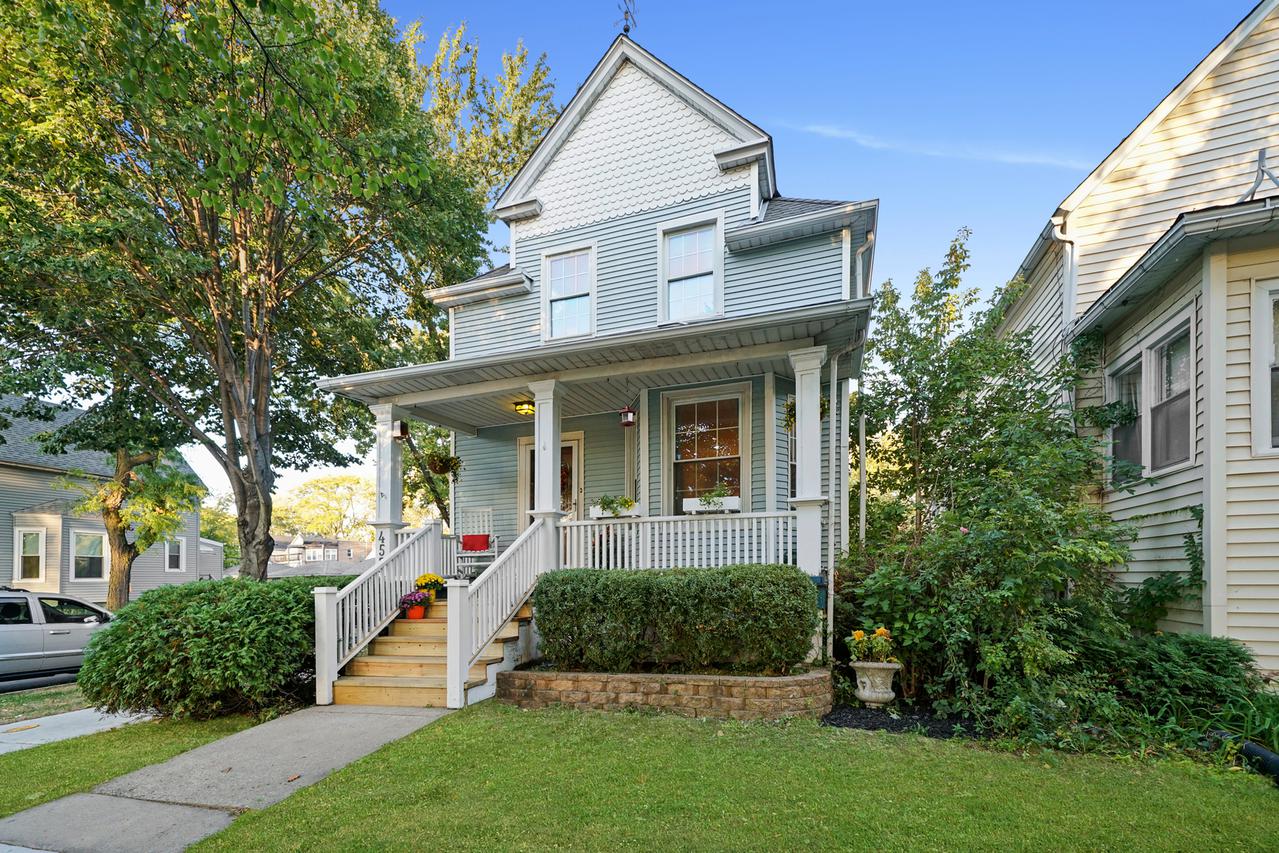 4557 N Harding Ave., Chicago, IL 60625