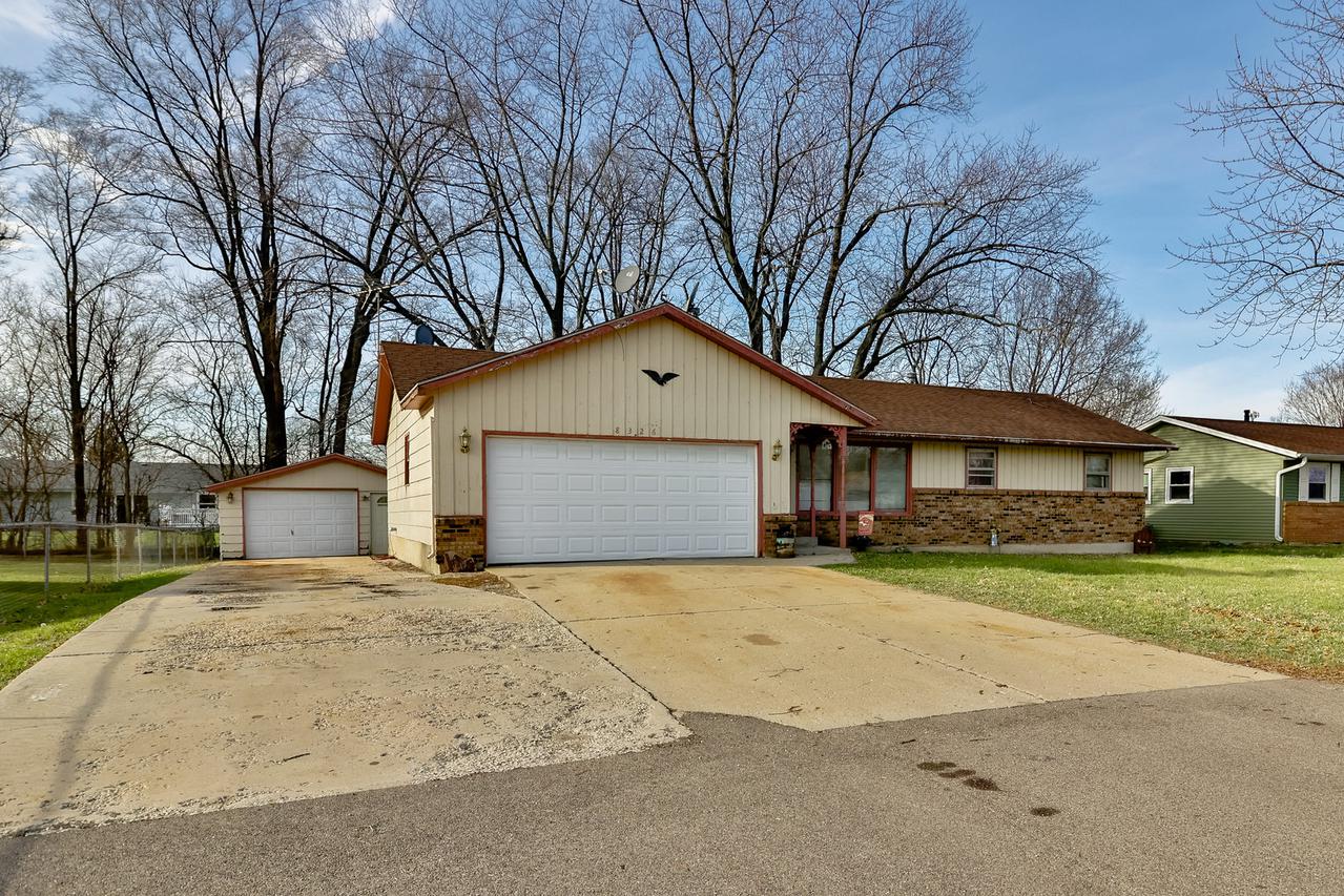 8326 Scott Ln., Machesney Park, IL 61115