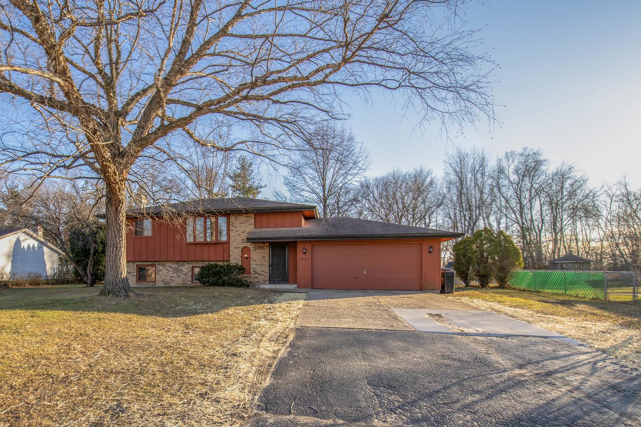 1001 Greglynn St., Machesney Park, IL 61115