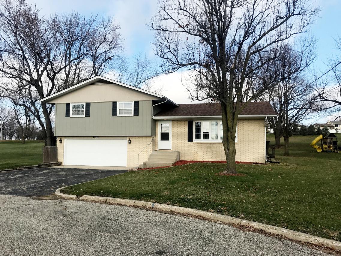 100 Fairview Ct., Walnut, IL 61376
