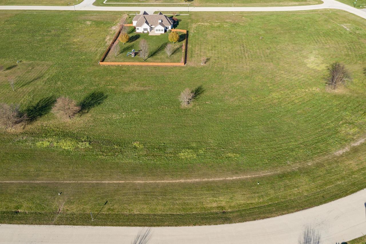 1020 Prairie View Dr., Somonauk, IL 60552