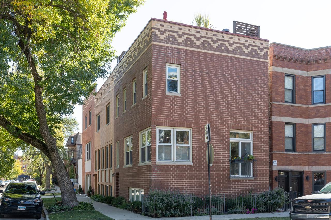 2057 W Mclean Ave., Chicago, IL 60647