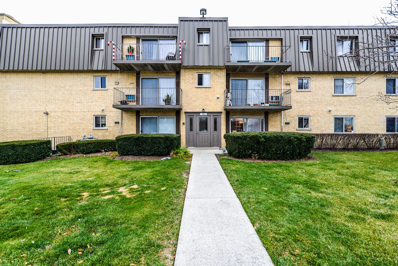 580 Fairway View Dr. #3B, Wheeling, IL 60090
