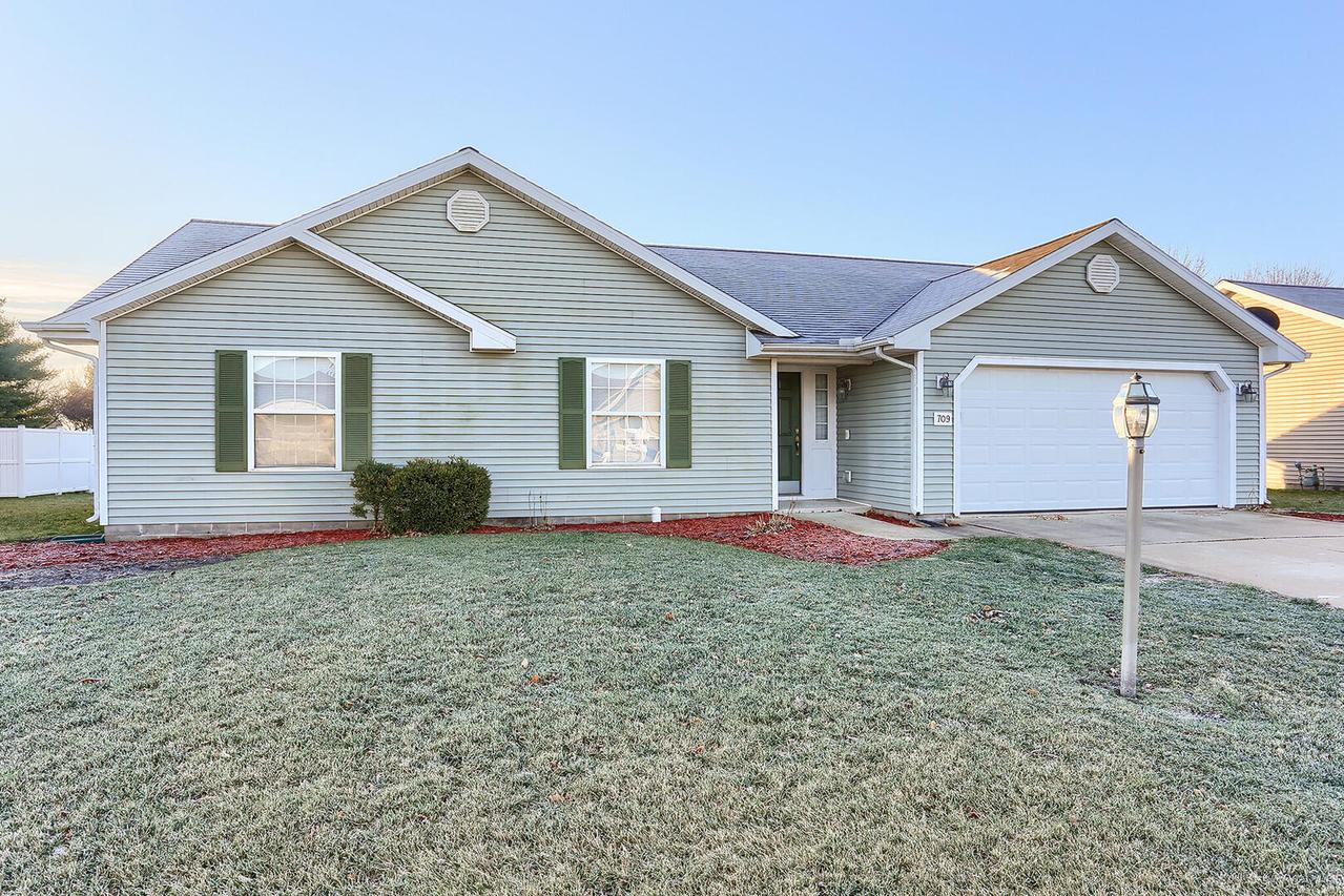 709 Bluestem Dr., St. Joseph, IL 61873