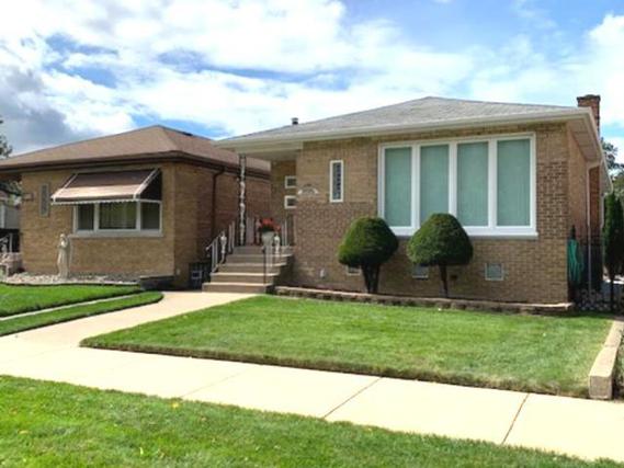9806 S Escanaba Ave., Chicago, IL 60617