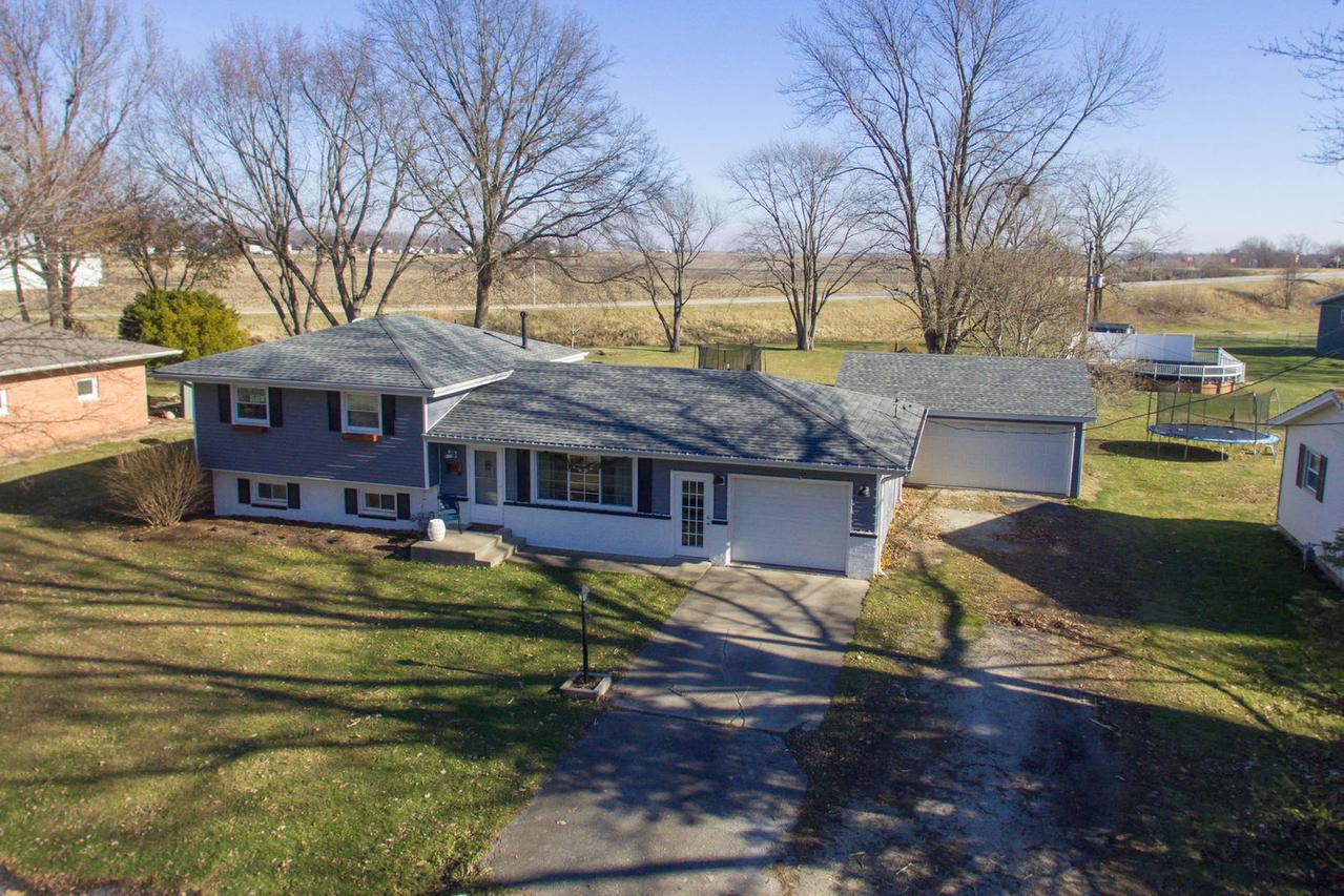 1660 2200e, St. Joseph, IL 61873