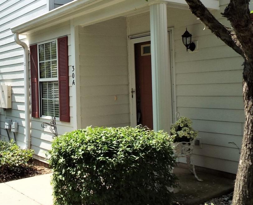 30 Coolidge Ct. #A, Streamwood, IL 60107