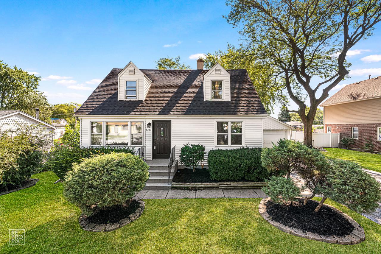 8733 Newland Ave., Oak Lawn, IL 60453
