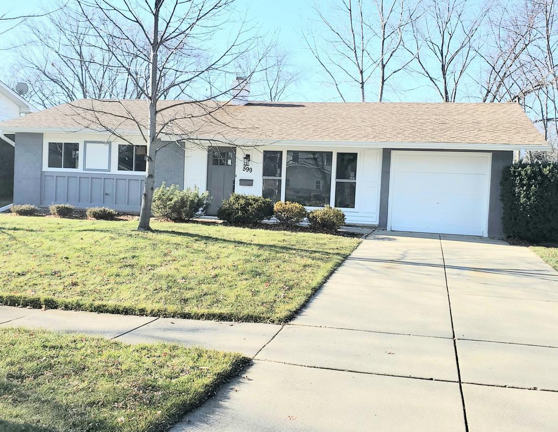 599 Hillcrest Ct., Hoffman Estates, IL 60169