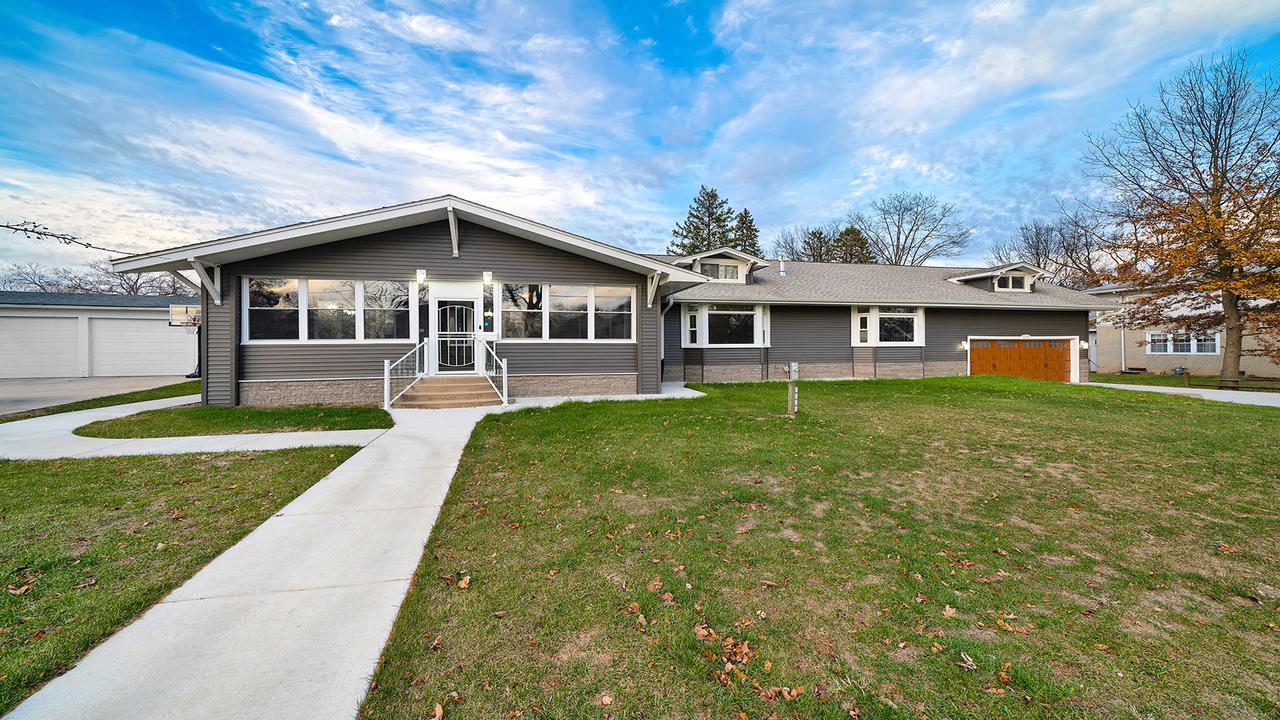 314 E Brayton Rd., Mt. Morris, IL 61054