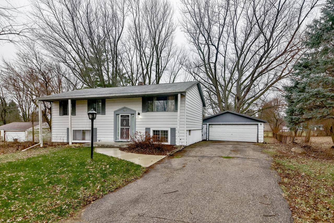 5825 Kirkwood Dr., Rockford, IL 61109