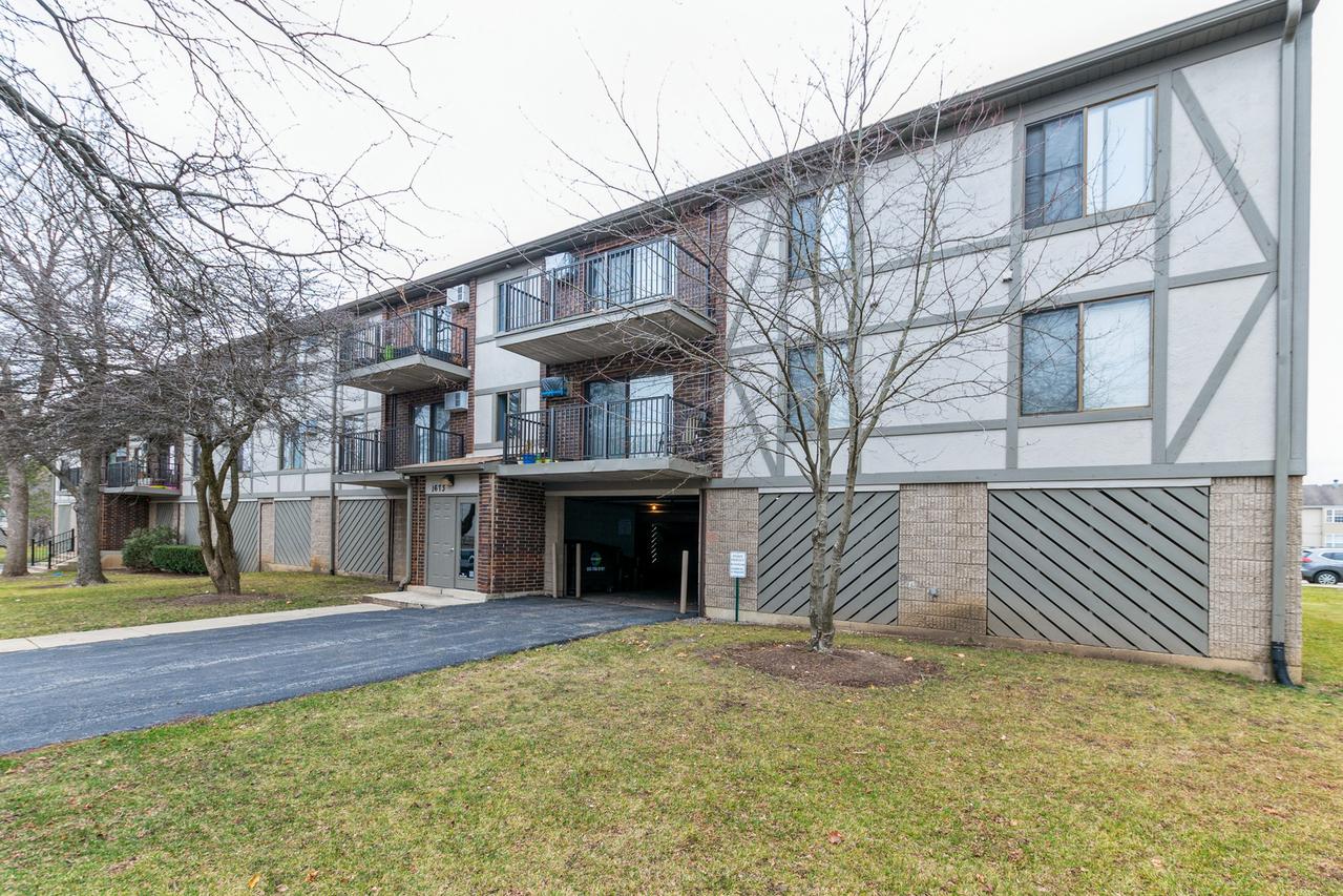 1673 Ishnala Dr. #203, Naperville, IL 60565