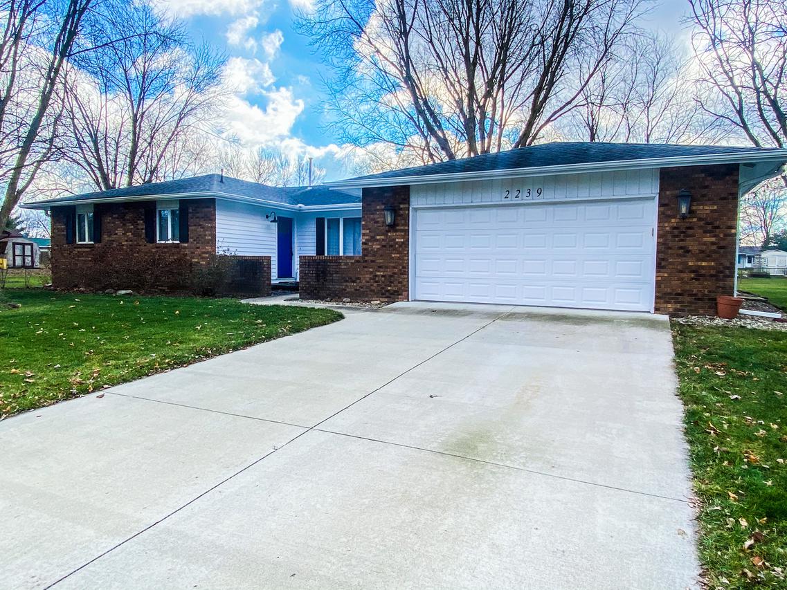 2239 Woodard Ln., St. Joseph, IL 61873