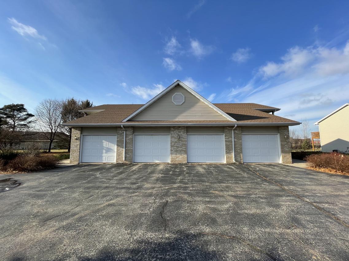 4620 Adamson Ln., Machesney Park, IL 61115