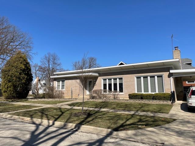 355 N Highland Ave., Elmhurst, IL 60126