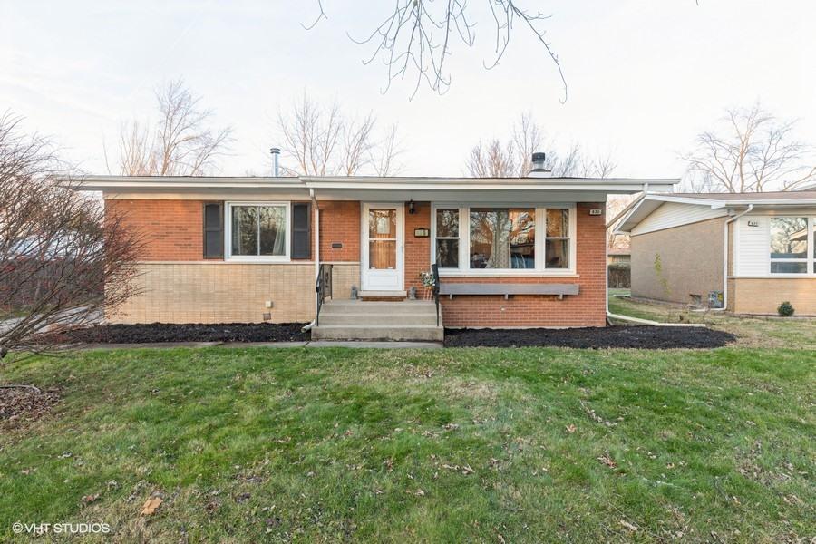 835 W Terrace Dr., Glenwood, IL 60425