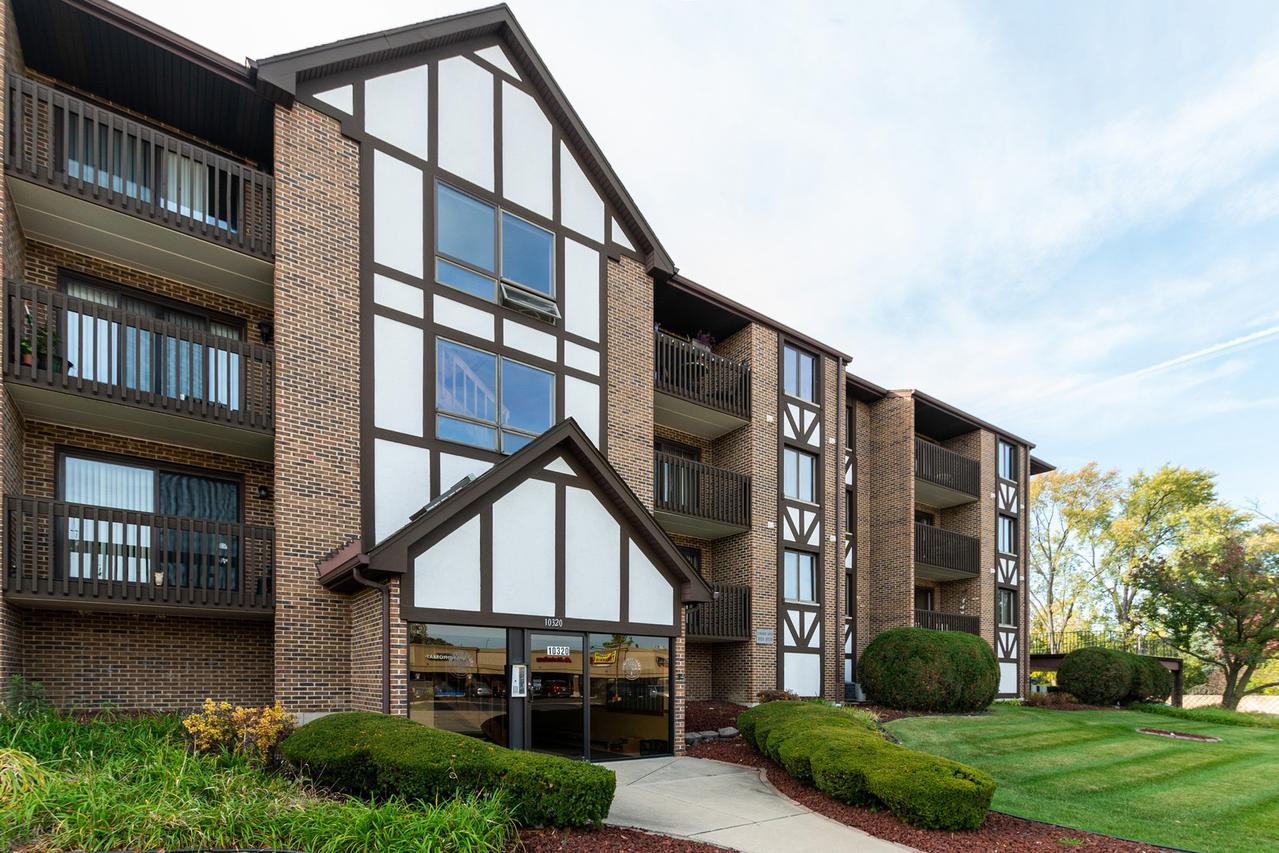 10320 Central Ave. #302, Oak Lawn, IL 60453