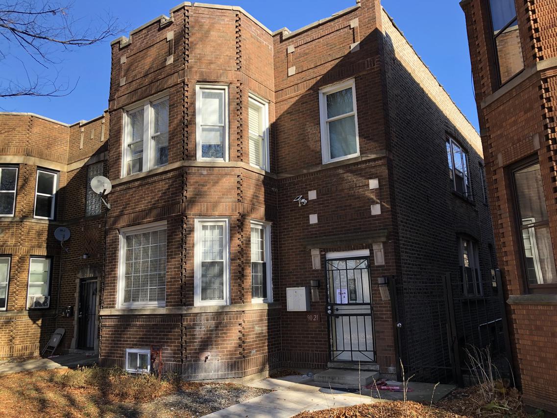 9021 S Muskegon Ave., Chicago, IL 60617
