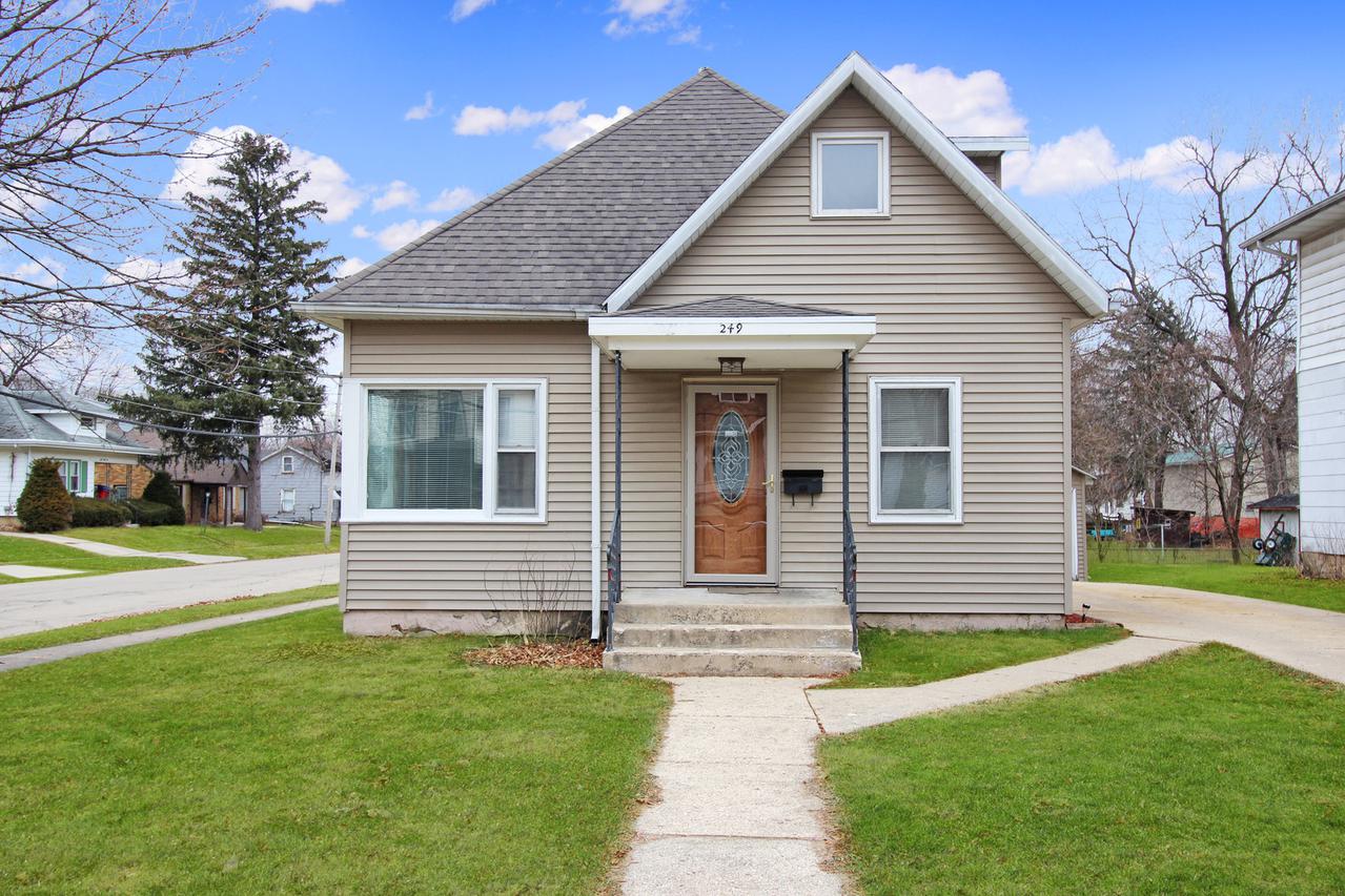 249 N Foley Ave., Freeport, IL 61032