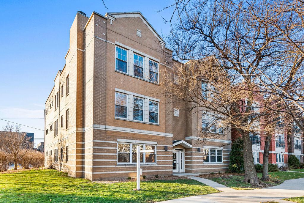 2134 N Natchez Ave. #1S, Chicago, IL 60707