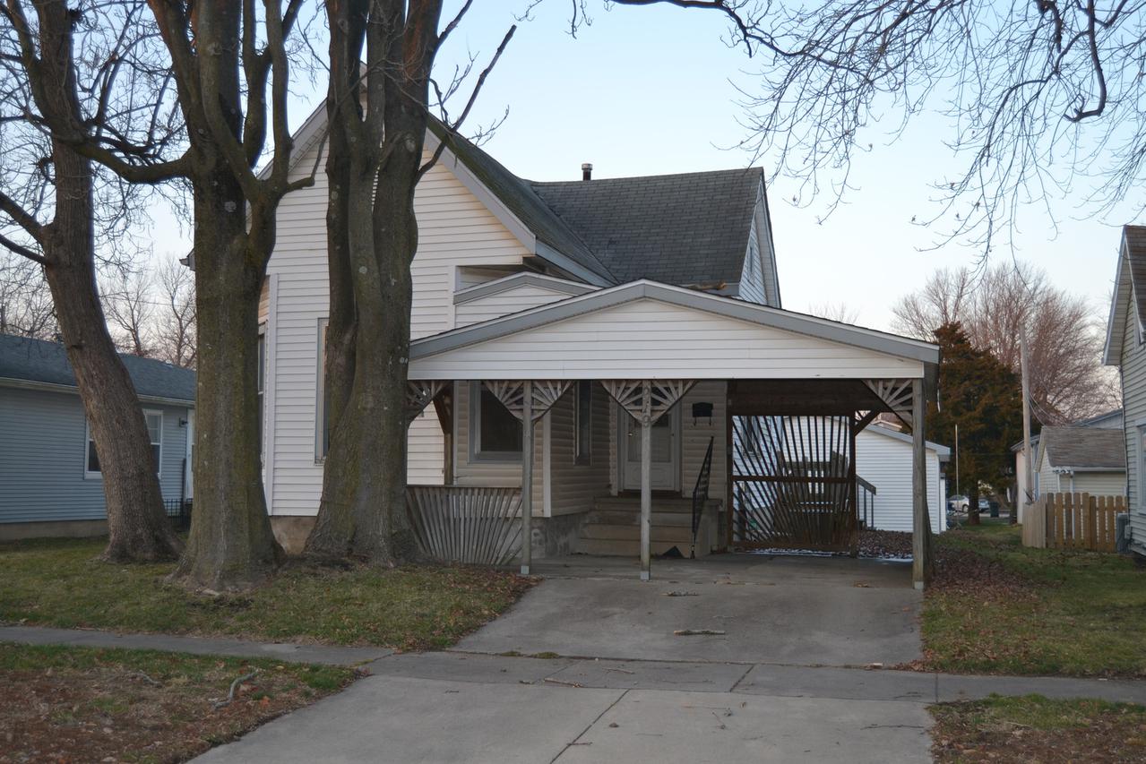 919 E Johnson St., Clinton, IL 61727