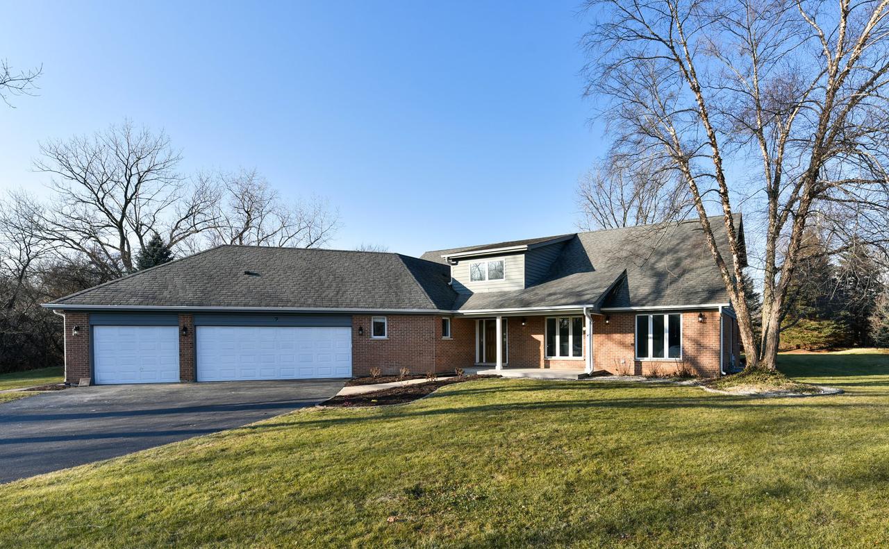 7 Washitay Ave., Hawthorn Woods, IL 60047