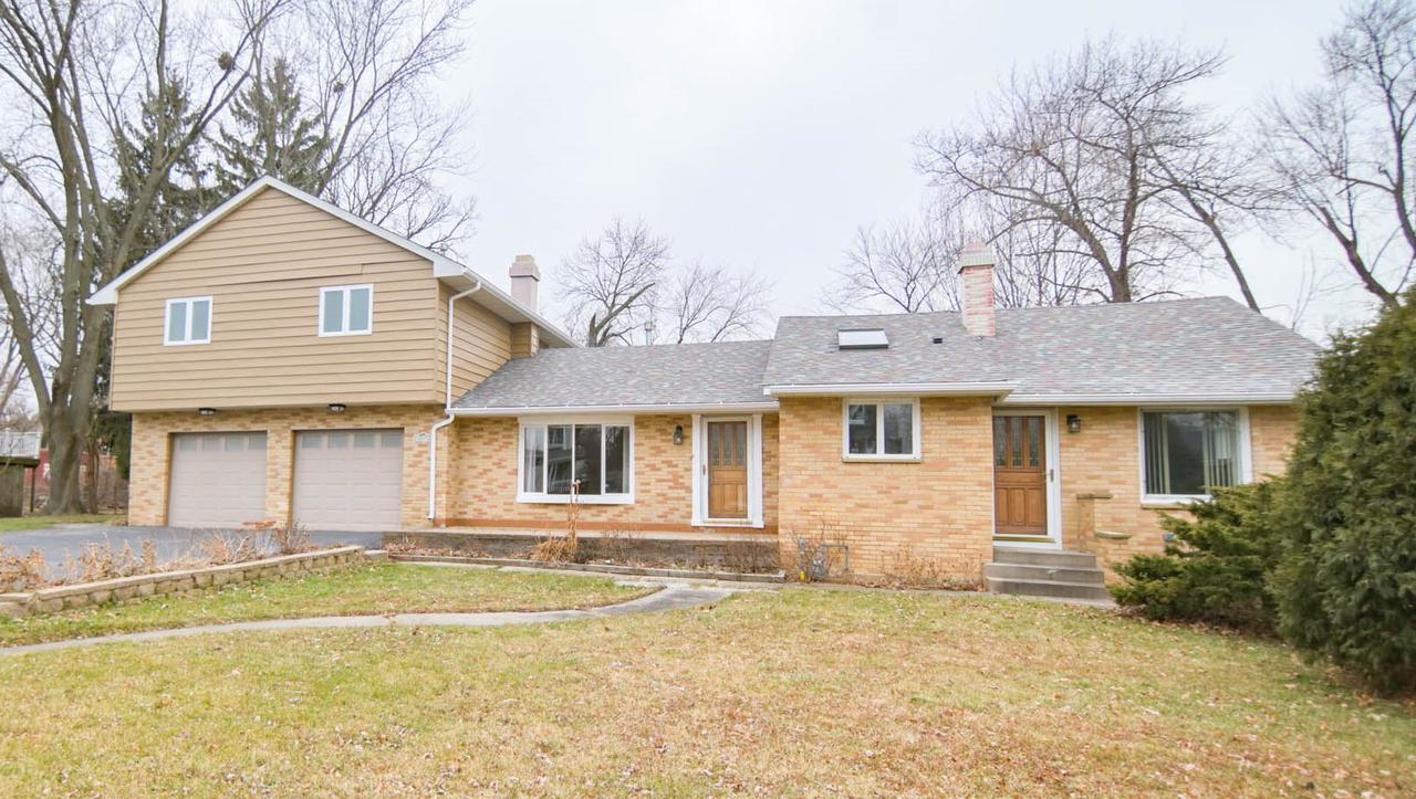 32974 N Meadow Rd., Grayslake, IL 60030