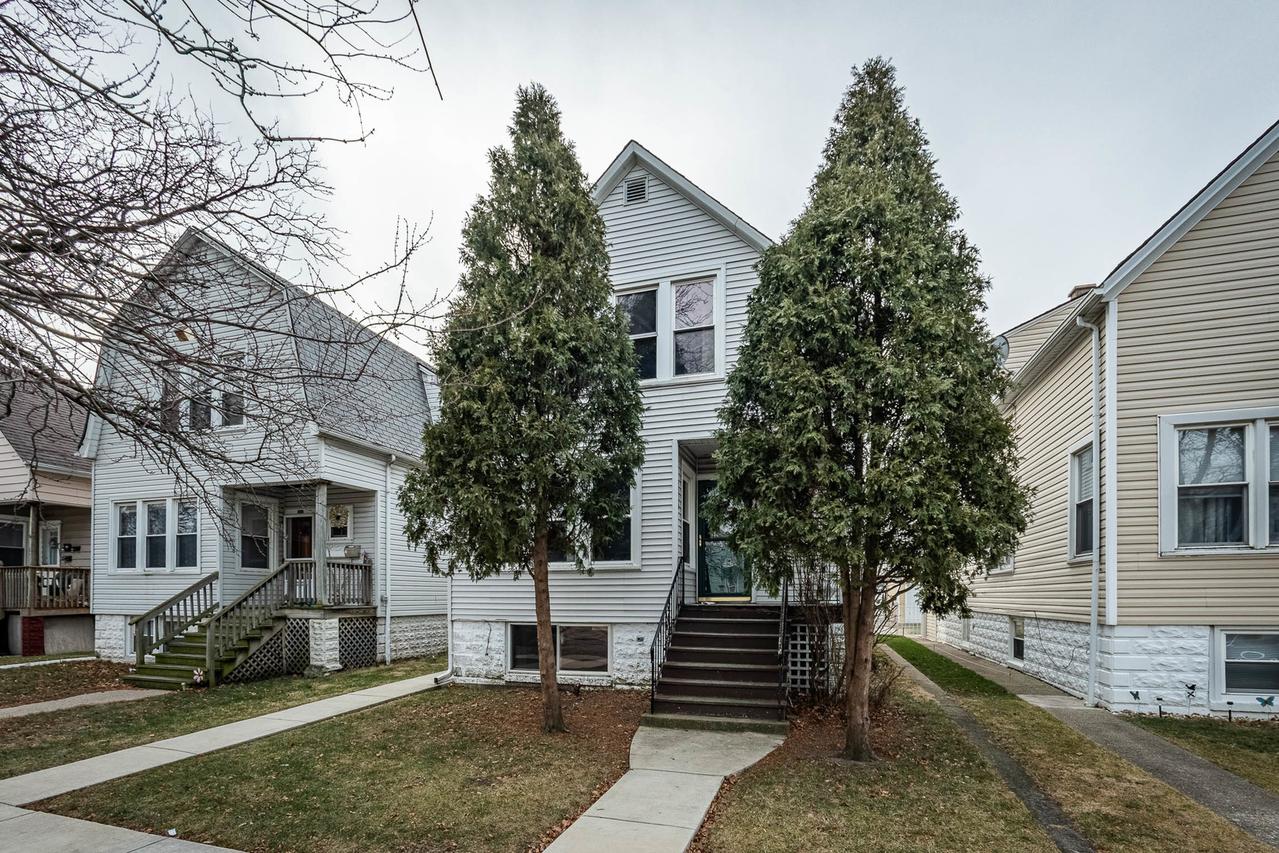 5925 W Eastwood Ave., Chicago, IL 60630