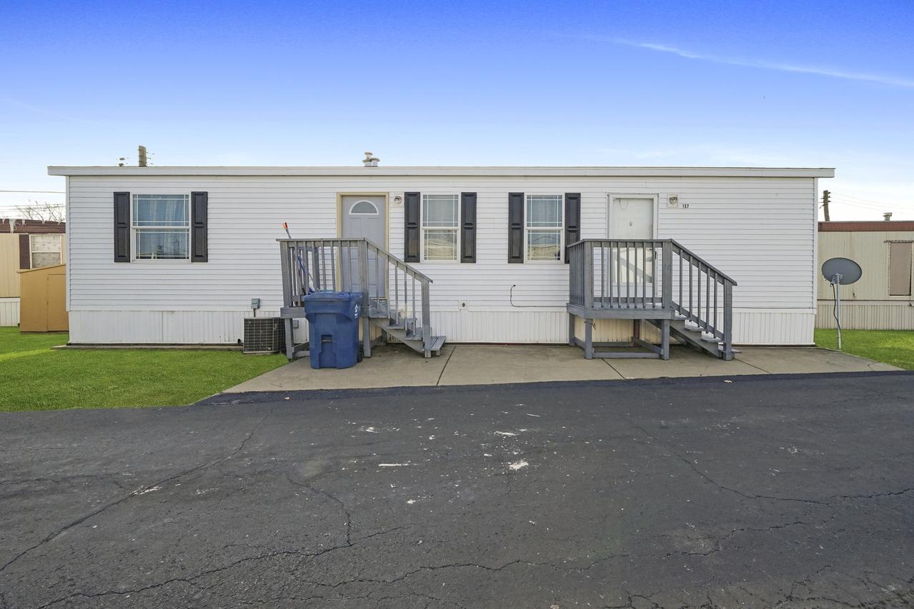 9001 S Cicero Ave. #157, Oak Lawn, IL 60453