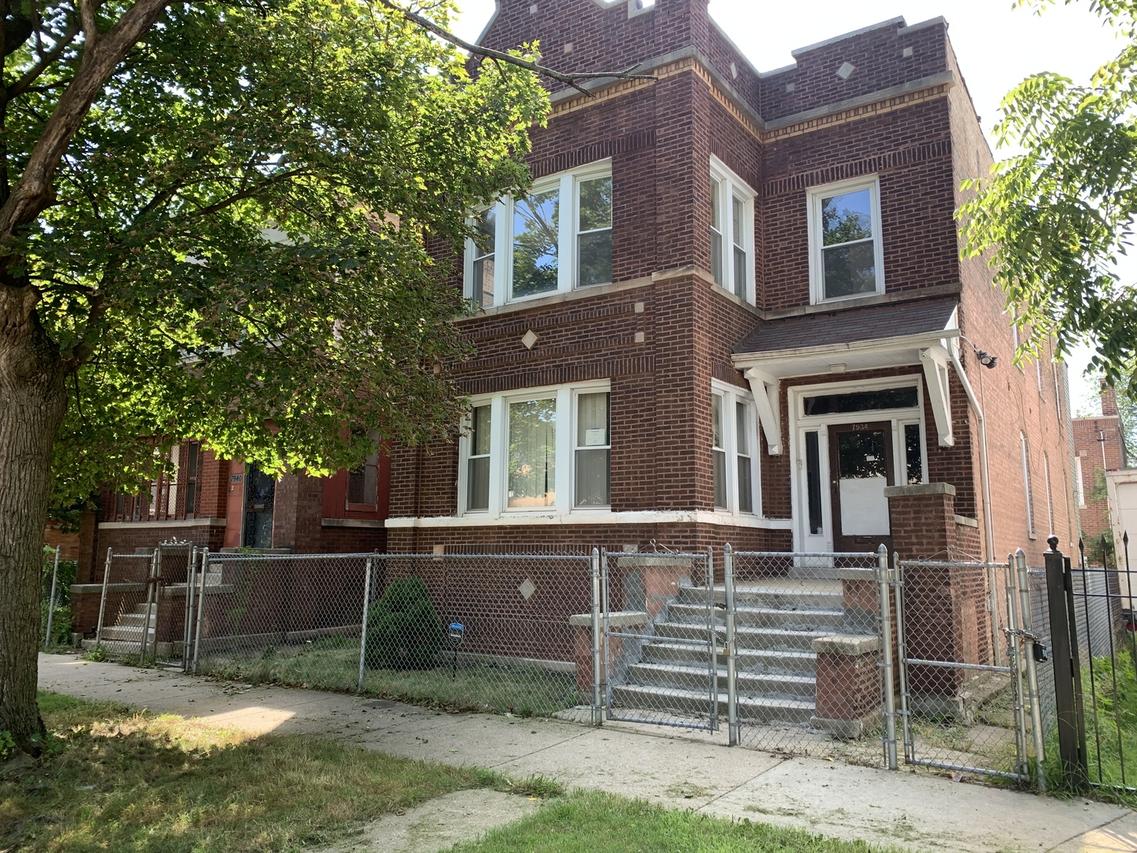 7934 S Escanaba Ave., Chicago, IL 60617