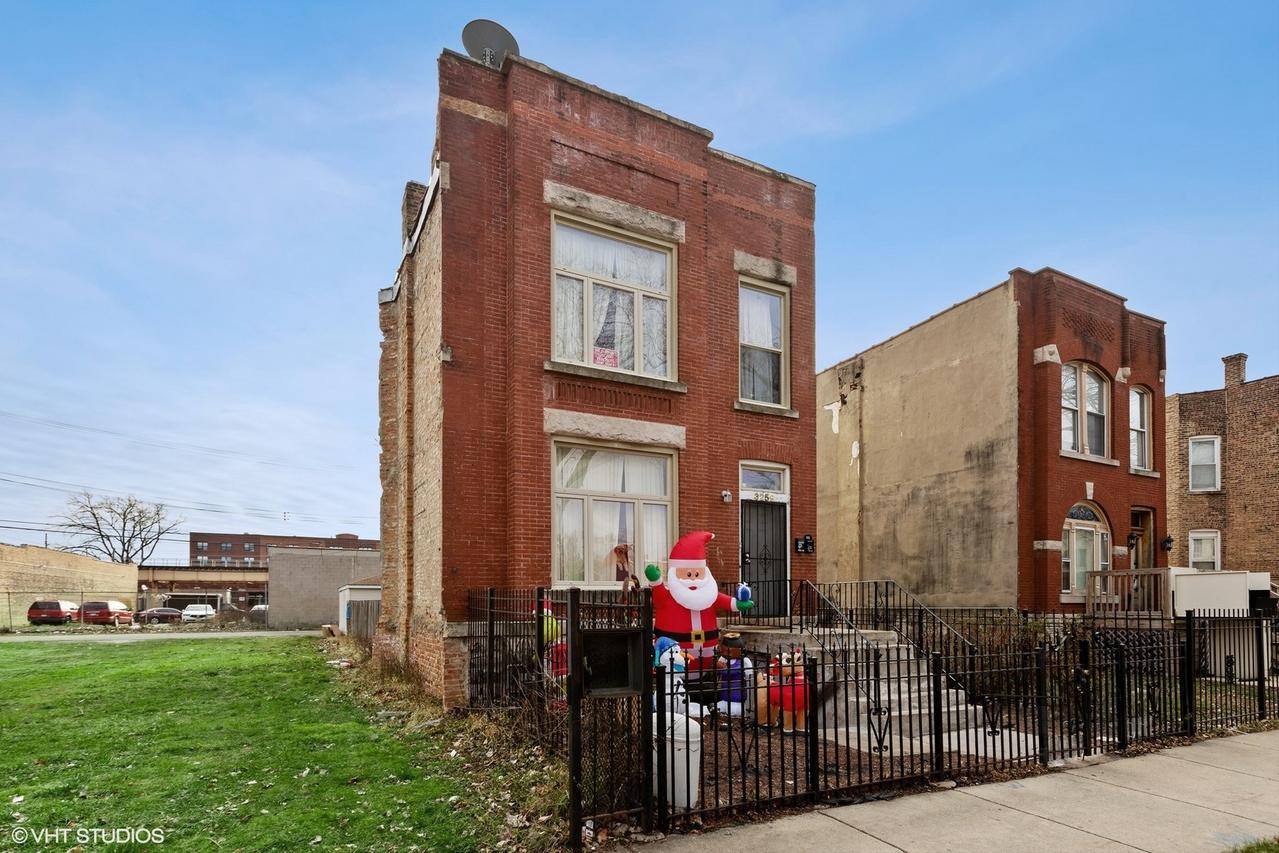 3259 W Walnut St., Chicago, IL 60624