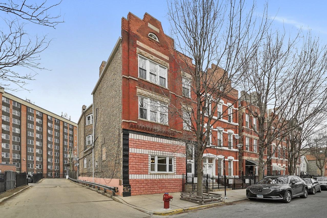 1154 W 17th St., Chicago, IL 60608